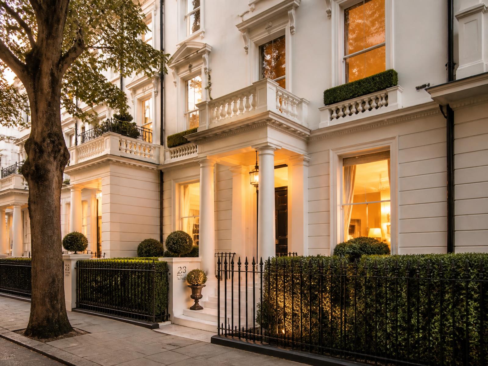 Elegant UK townhouse managed by Oasis Lettings & Management at dusk
